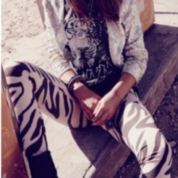 Divided Denim - Vintage Zebra Print High Rise Gypsy Style Skinny Jeans H&M Divided Collection